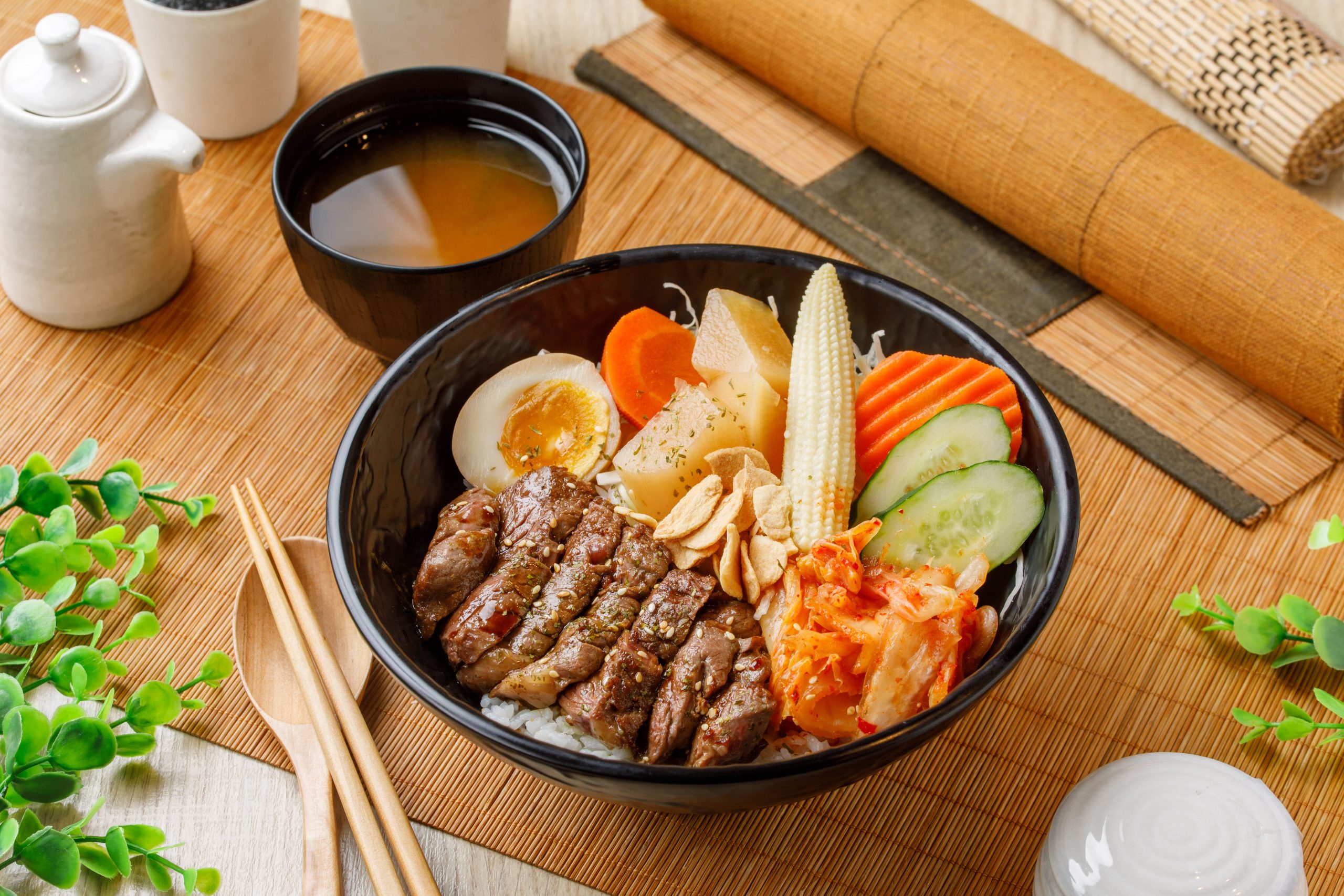 蒜片炙燒菲力牛排丼200